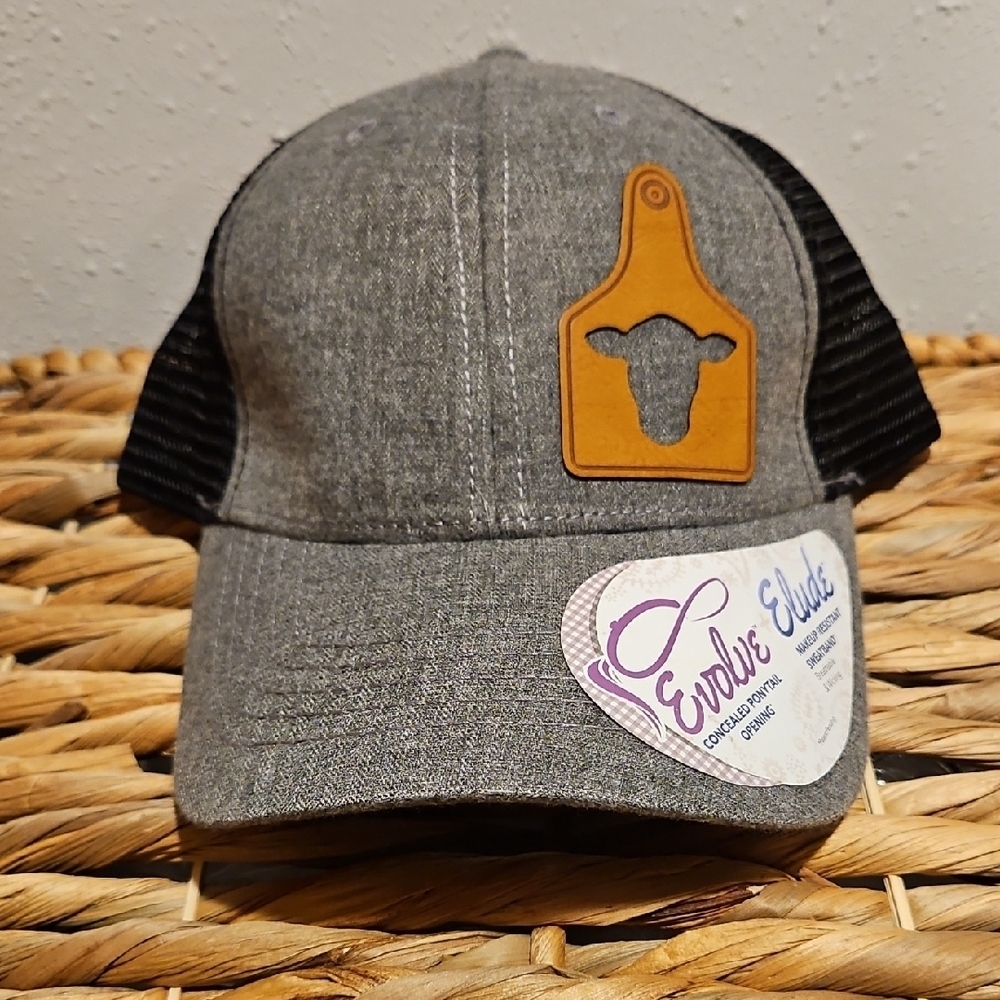 NWT Infinity Her Cow Trucker Hat Makeup Resistant Sweatband & Ponytail Opening